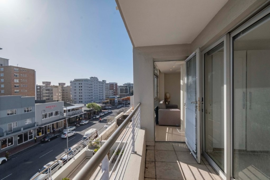 1 Bedroom Property for Sale in Sea Point Western Cape